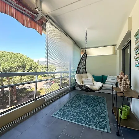 Dernier Etage Avec Clim, Piscine Et Garage * Mandelieu
