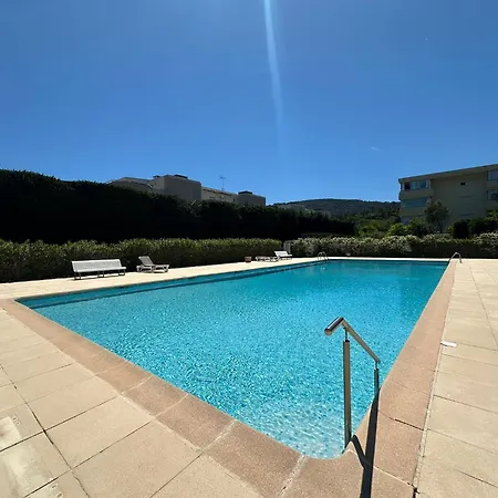 公寓 Dernier Etage Avec Clim, Piscine Et Garage Mandelieu